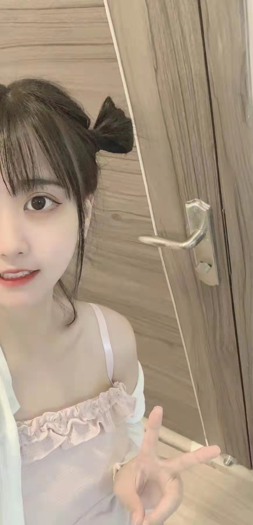 04年小萝莉可三通内射